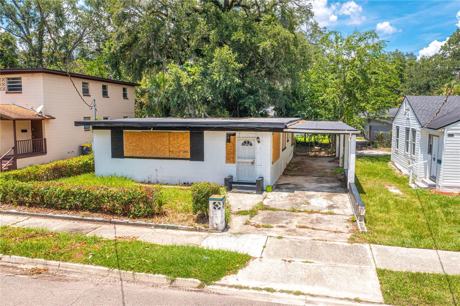 1651 W 34 ST