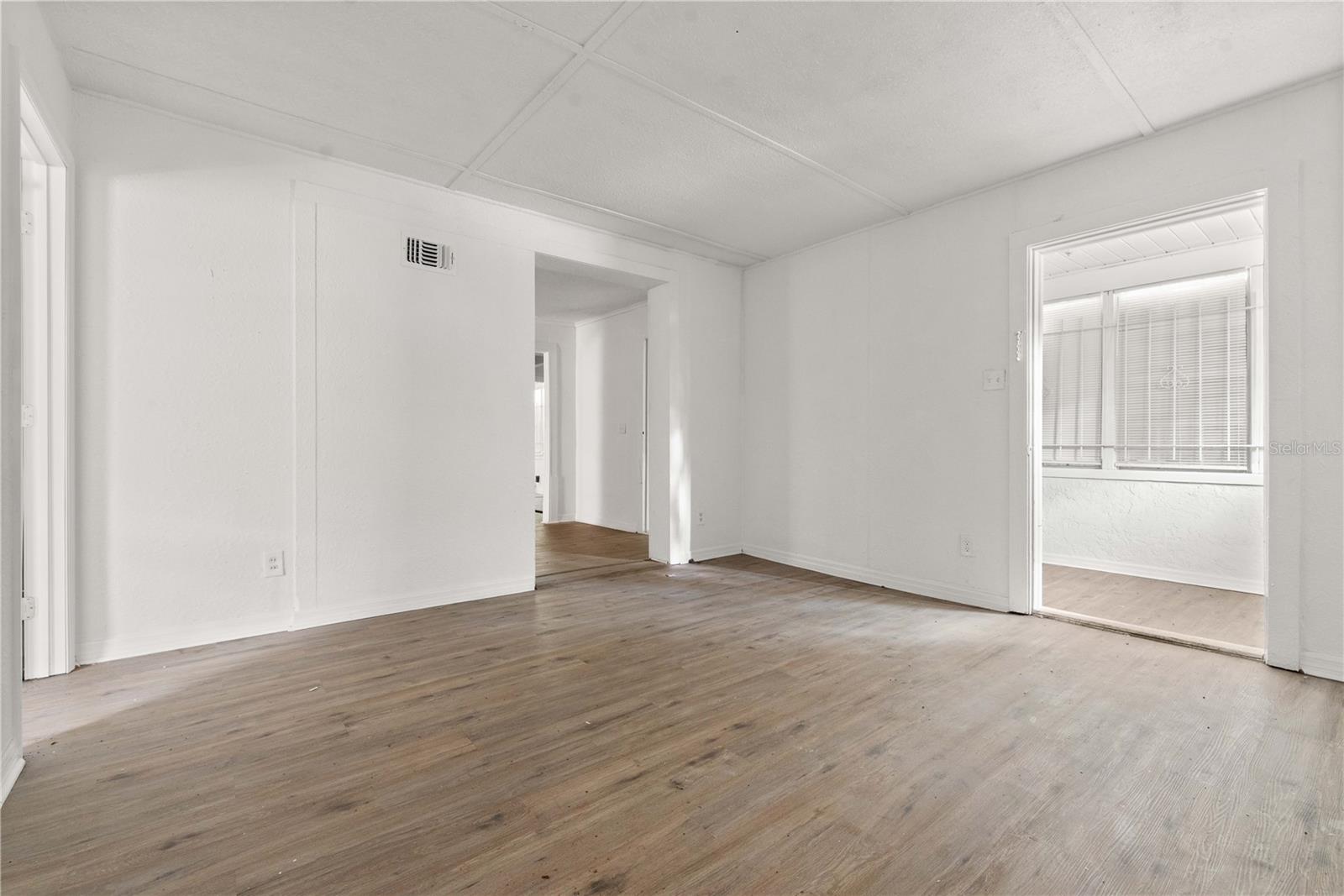 1651 W 34 St Property Photo 17