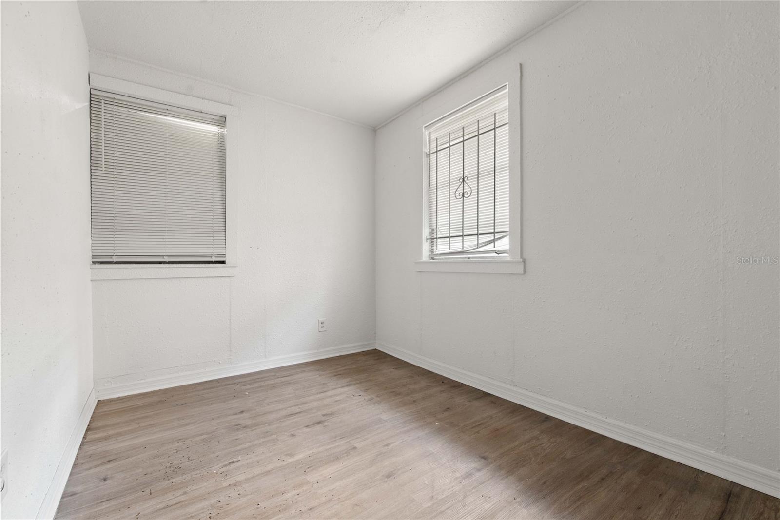 1651 W 34 St Property Photo 27