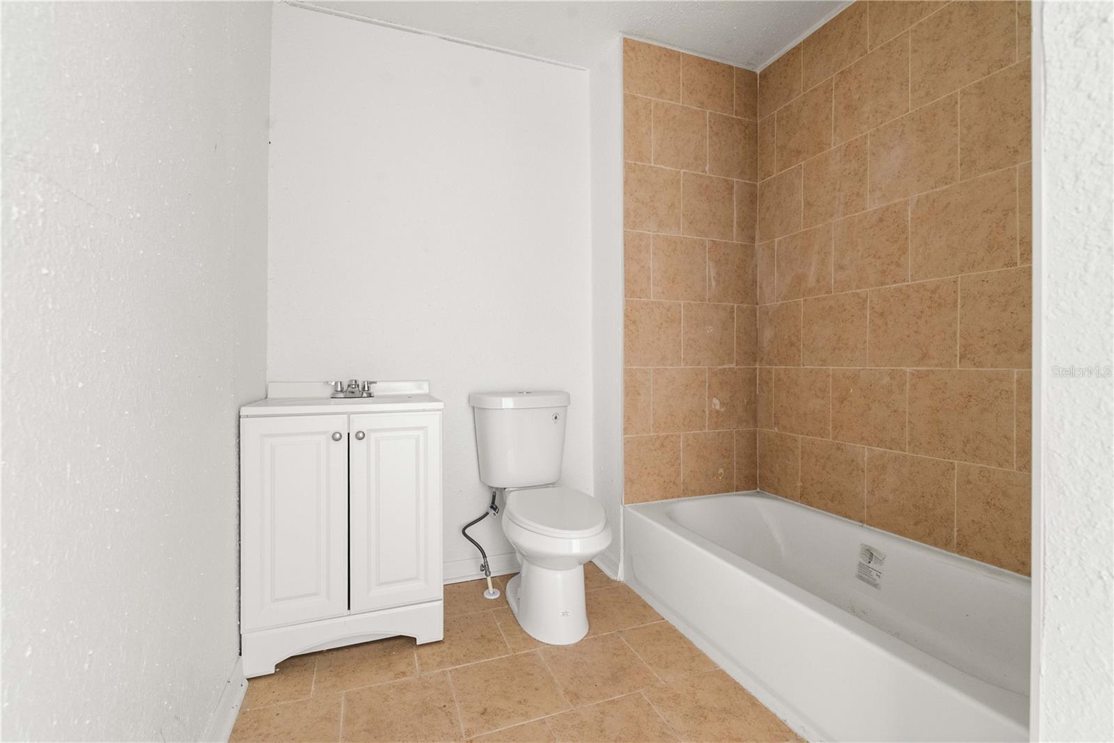 1651 W 34 St Property Photo 33