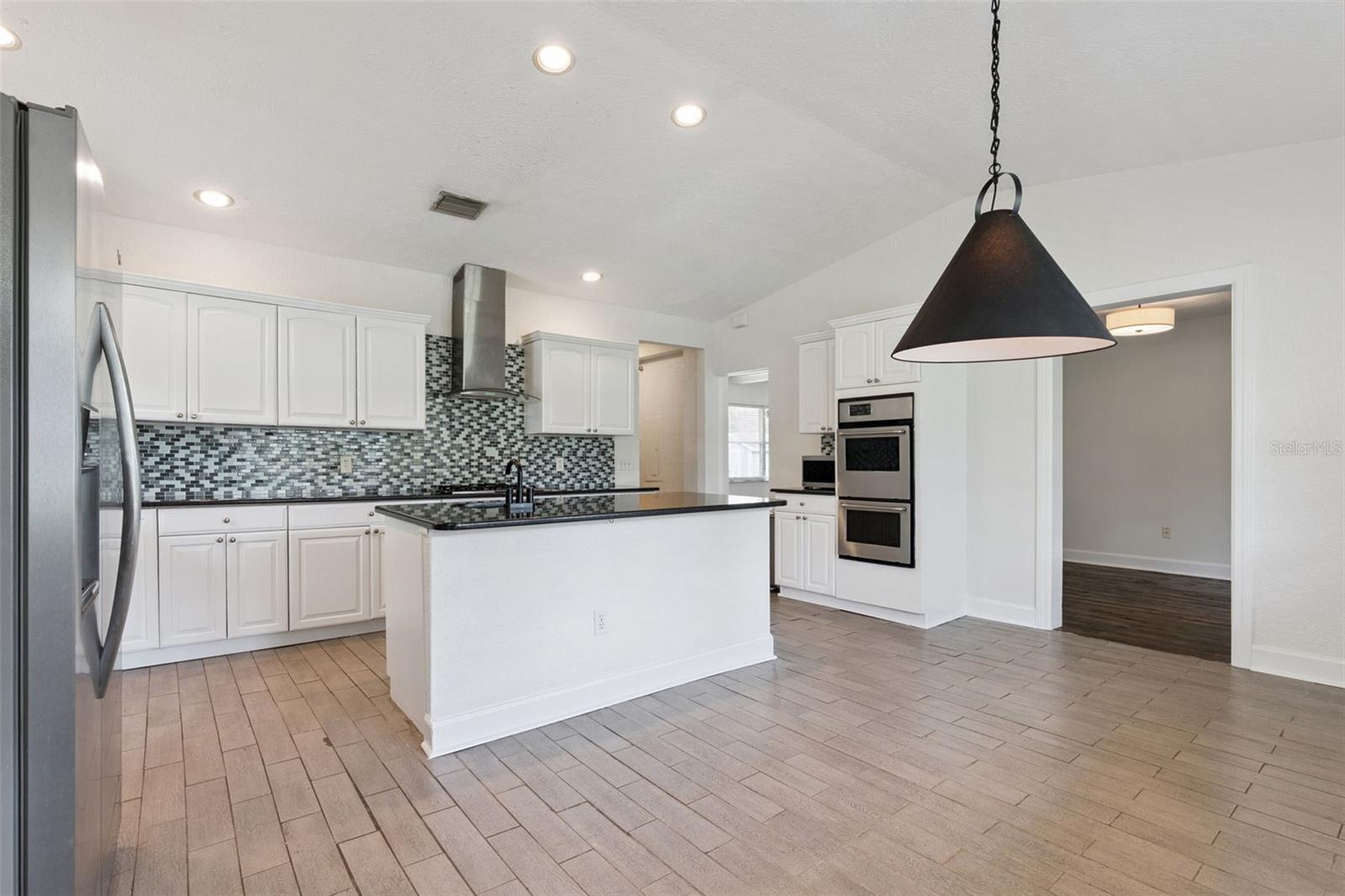 207 S Summerlin Ave Property Photo 11