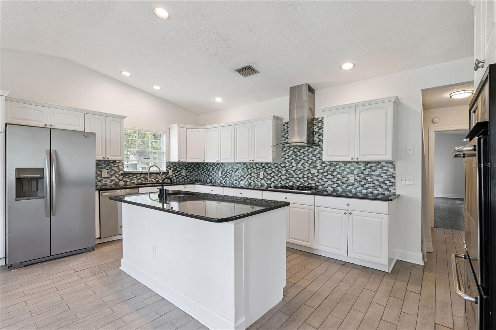 207 S Summerlin Ave Property Photo 13