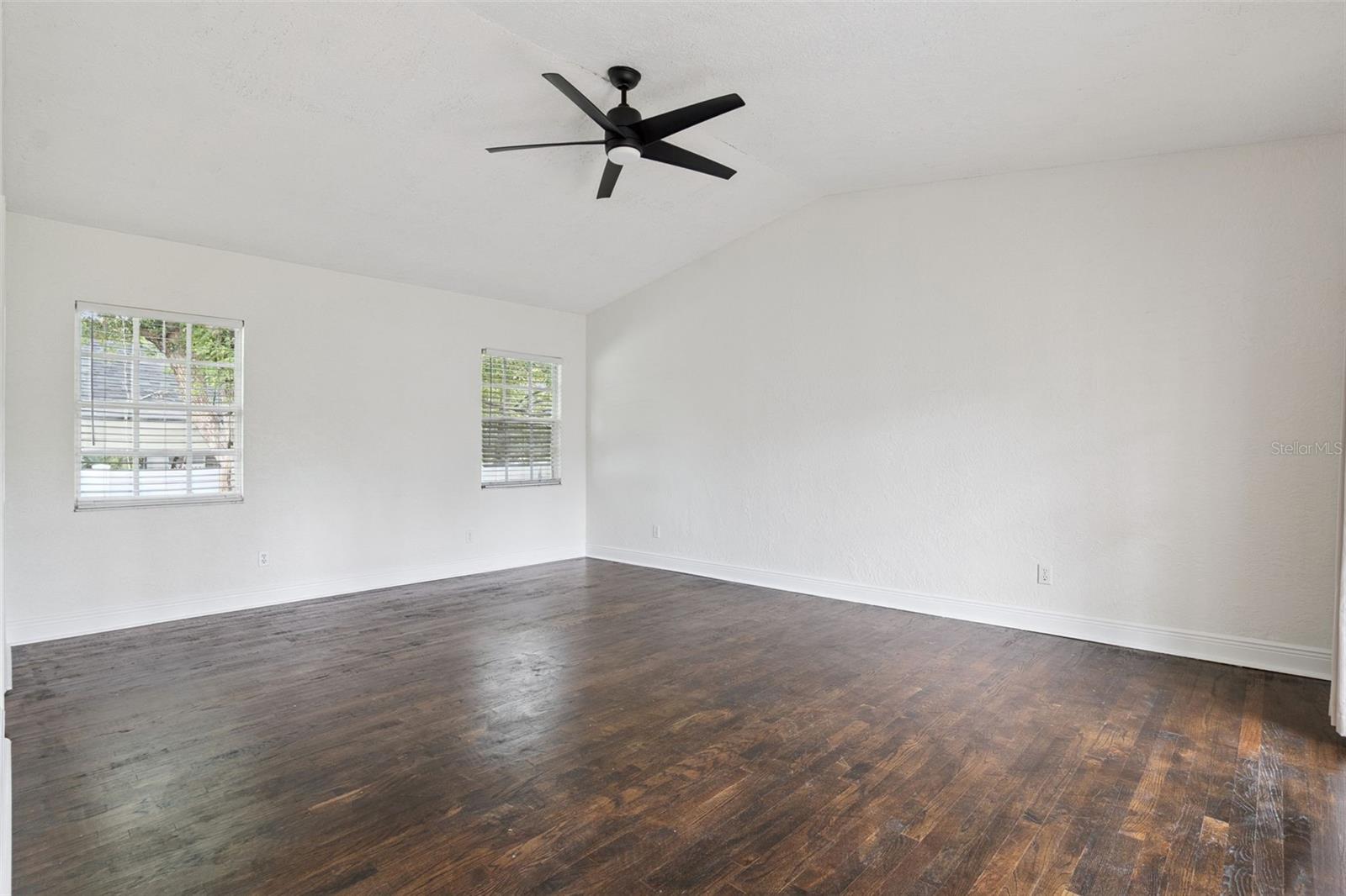 207 S Summerlin Ave Property Photo 15