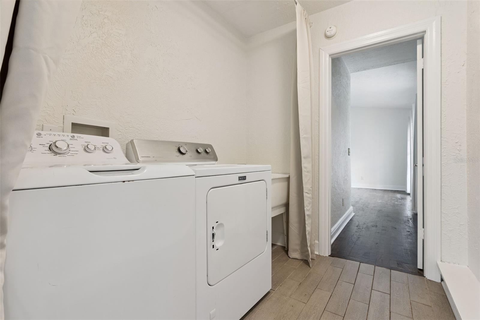 207 S Summerlin Ave Property Photo 25