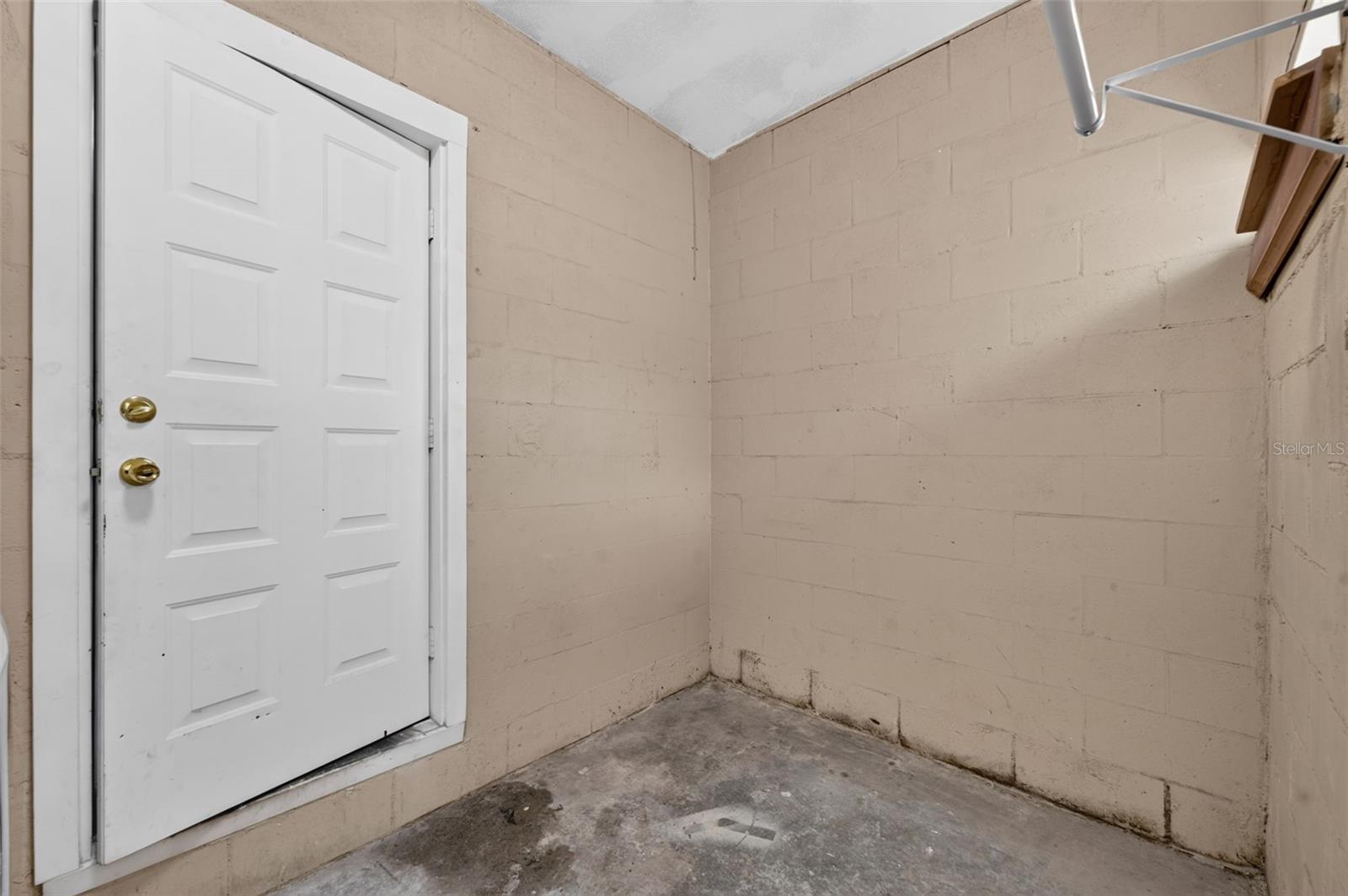 317 W King St Property Photo 31