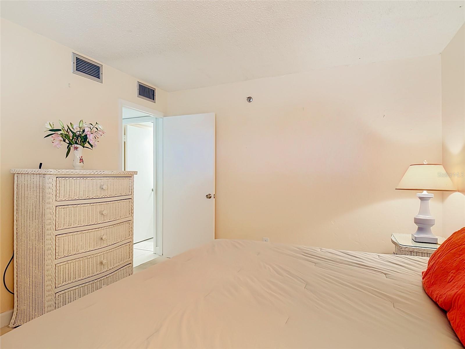 1051 Ocean Shore Blvd #304 Property Photo 44