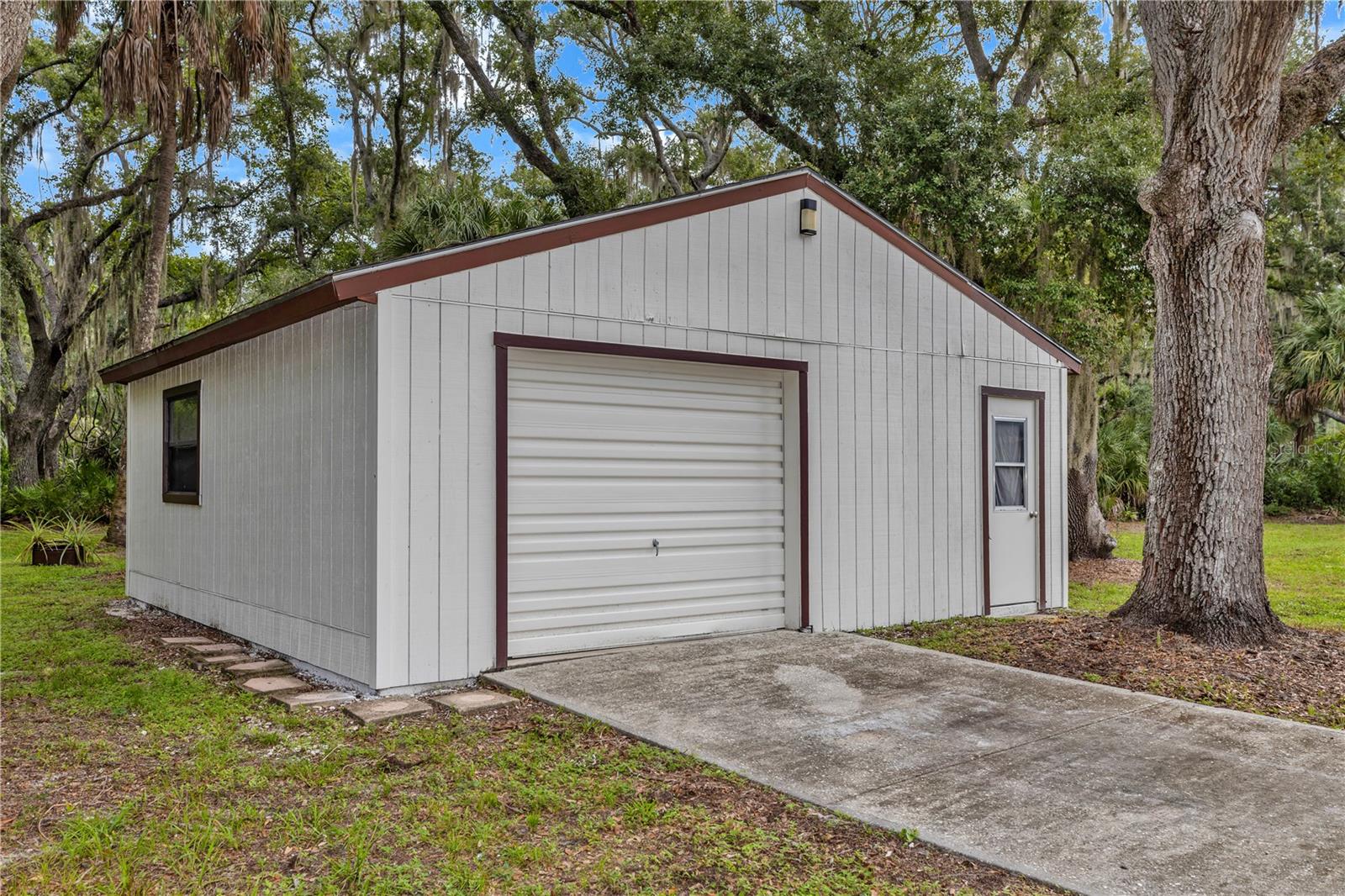 1213 Butch Cassidy Trl Property Photo 28