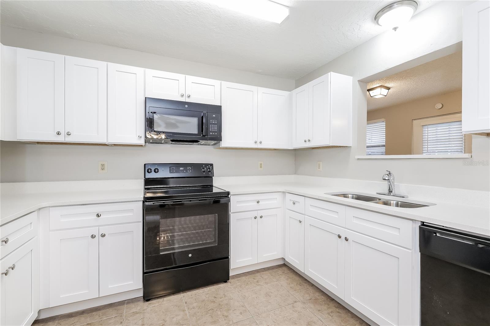 O6429619 Property Photo 6