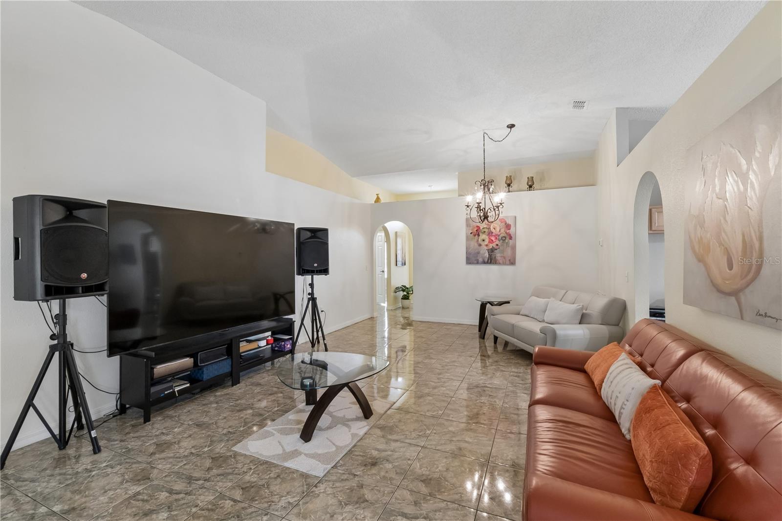 10354 Laxton St Property Photo 5