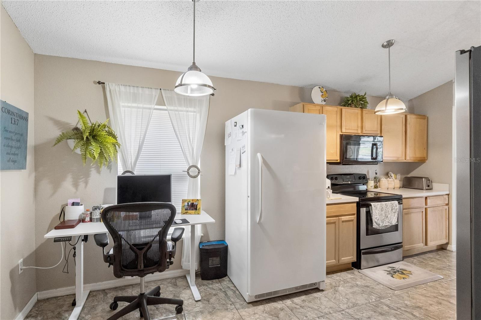 10354 Laxton St Property Photo 8