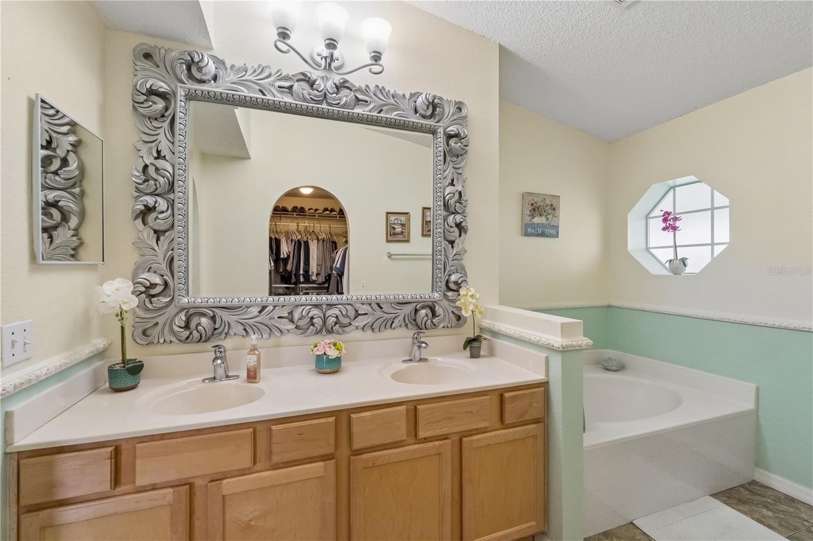 10354 Laxton St Property Photo 16