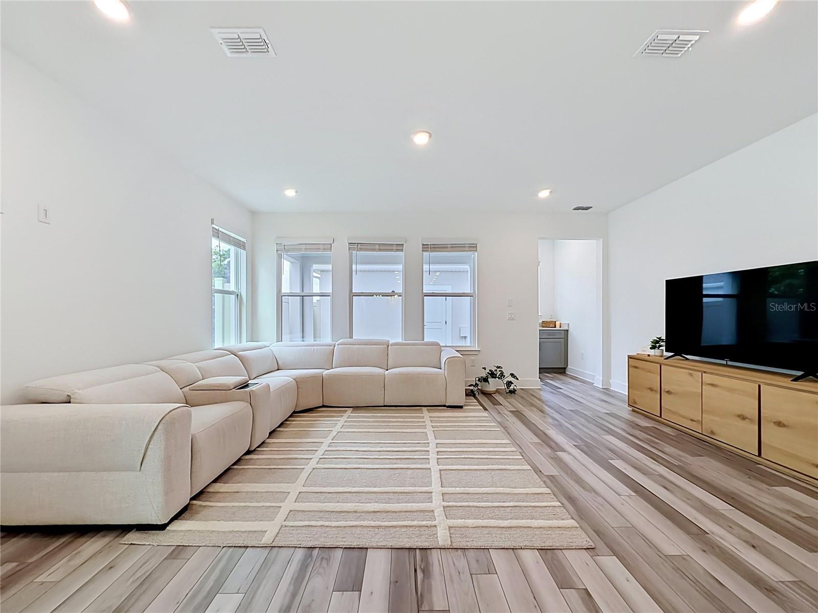 13568 Autumn Harvest Ave Property Photo 26