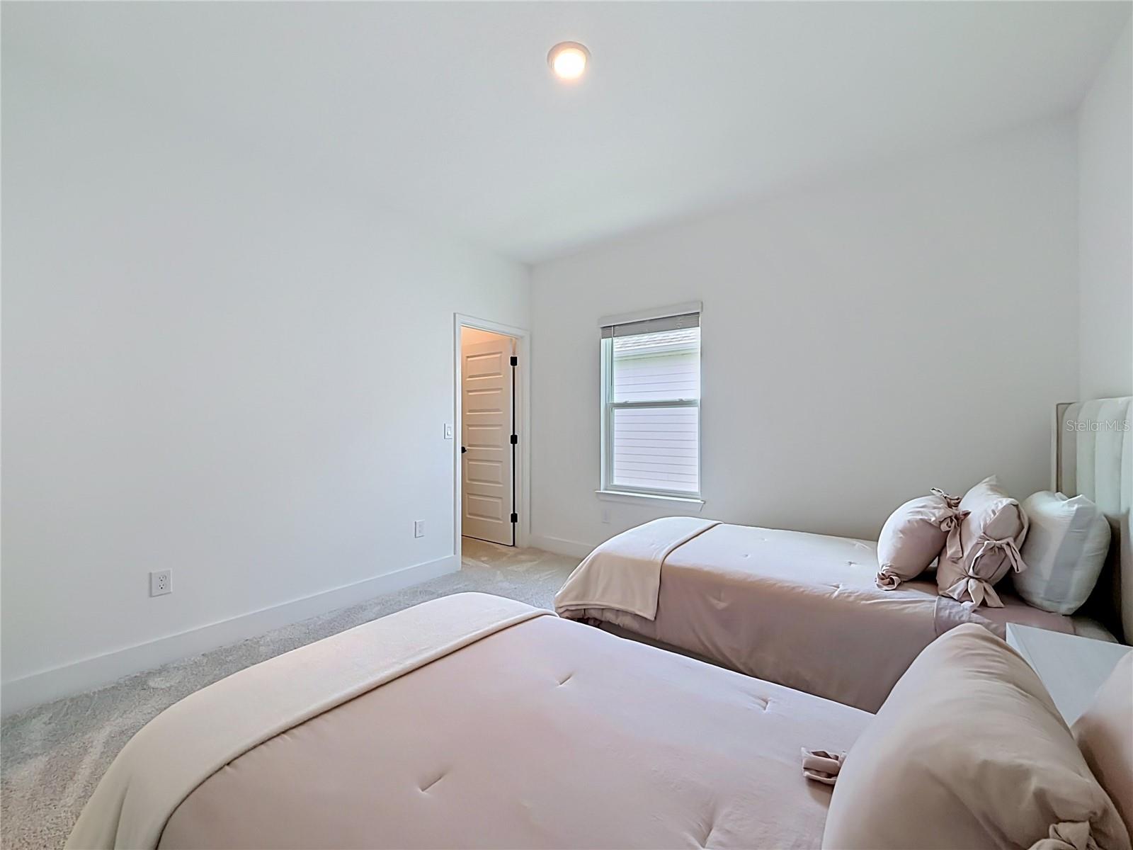 13568 Autumn Harvest Ave Property Photo 33
