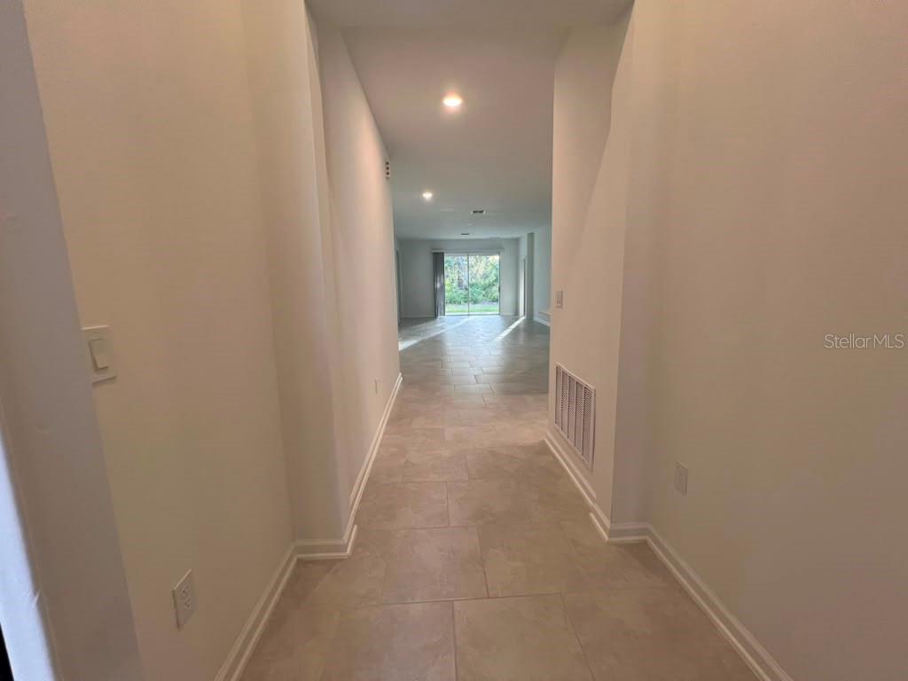 O6429648 Property Photo 2