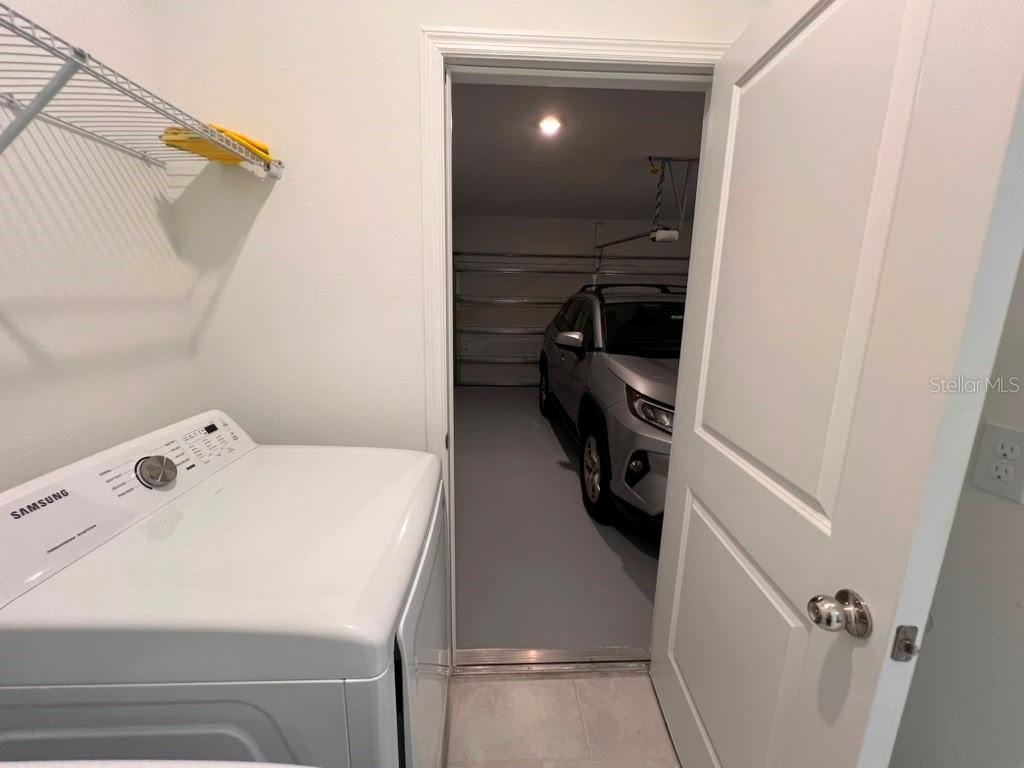 O6429648 Property Photo 5