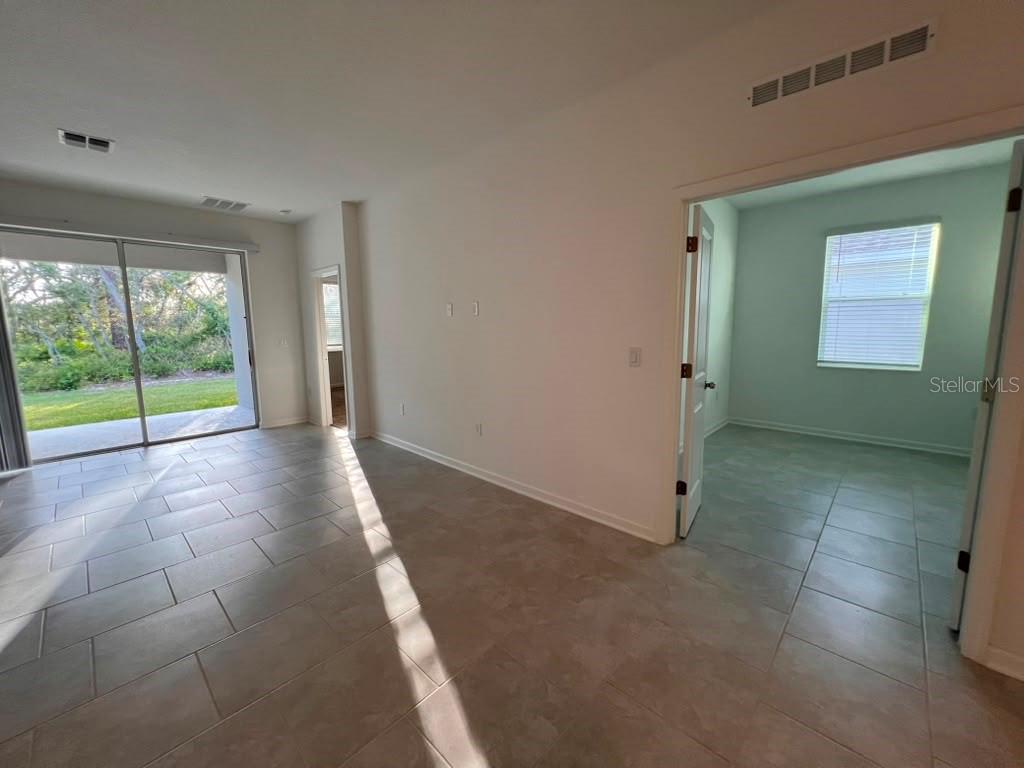O6429648 Property Photo 7