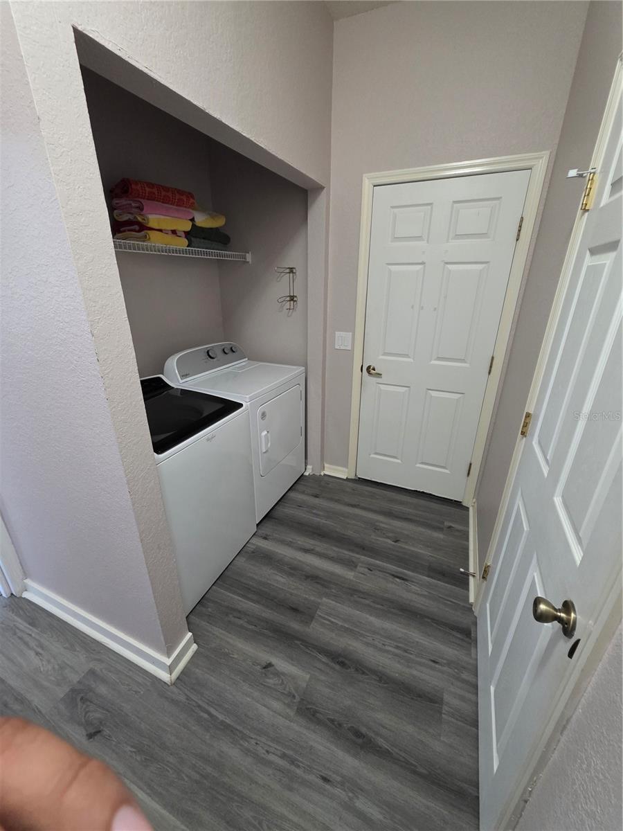 143 E Windsor Pl Property Photo 24