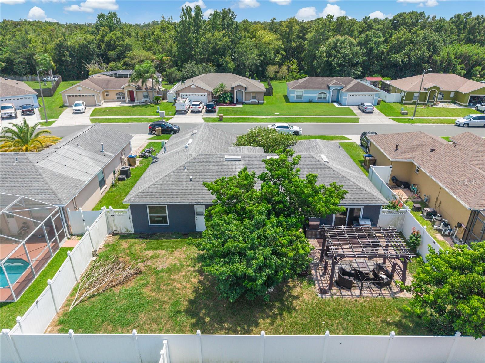 5121 Heatherstone Ct Property Photo 7