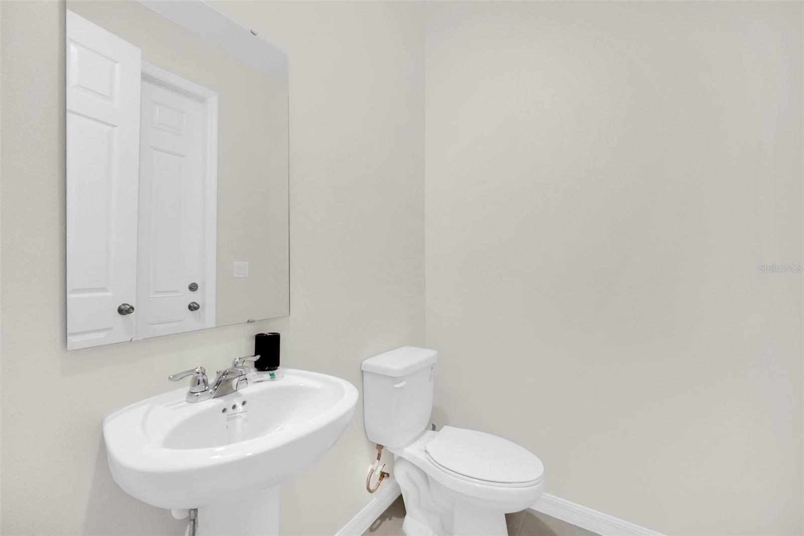 1672 Tropical Palms Cir Property Photo 21