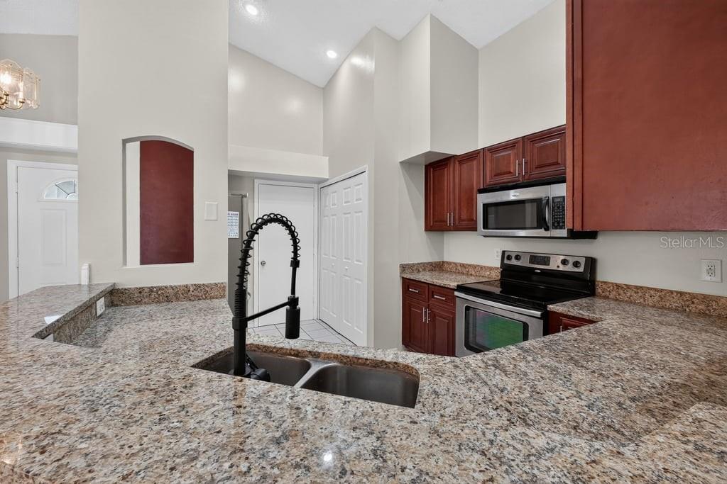 97 Abbey Hollow Dr Property Photo 8