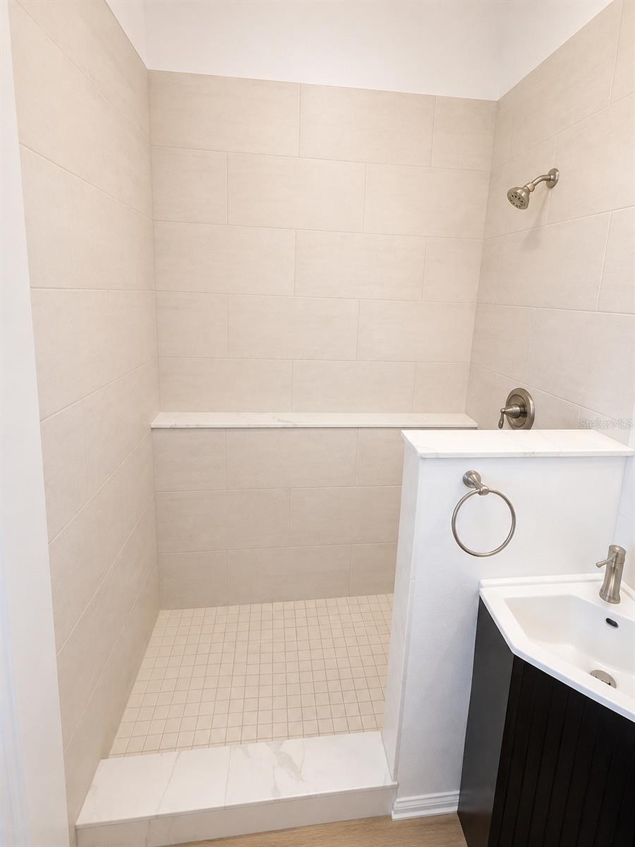 714 Governors Ave Property Photo 8