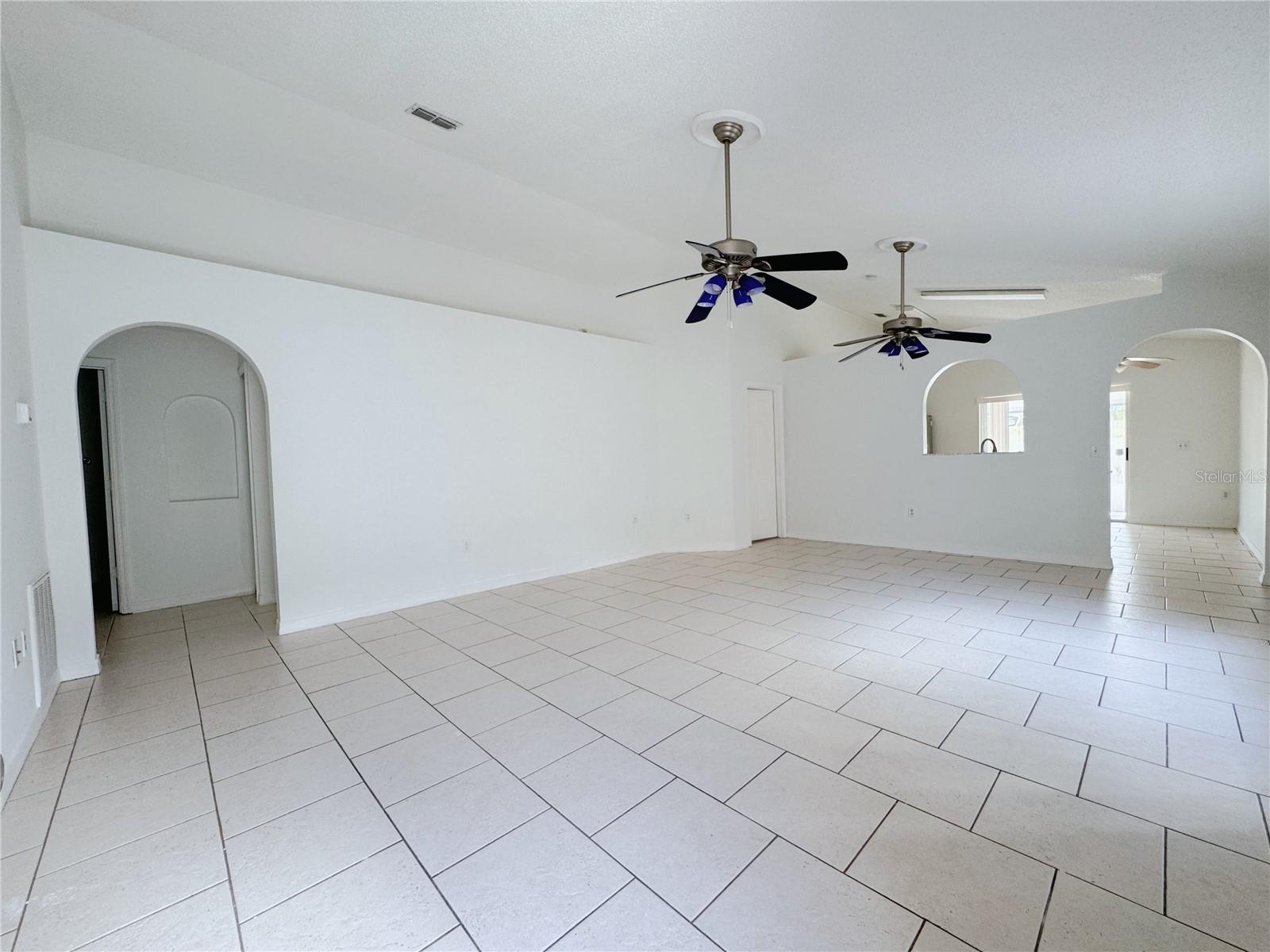 6867 Belmar Dr Property Photo 4