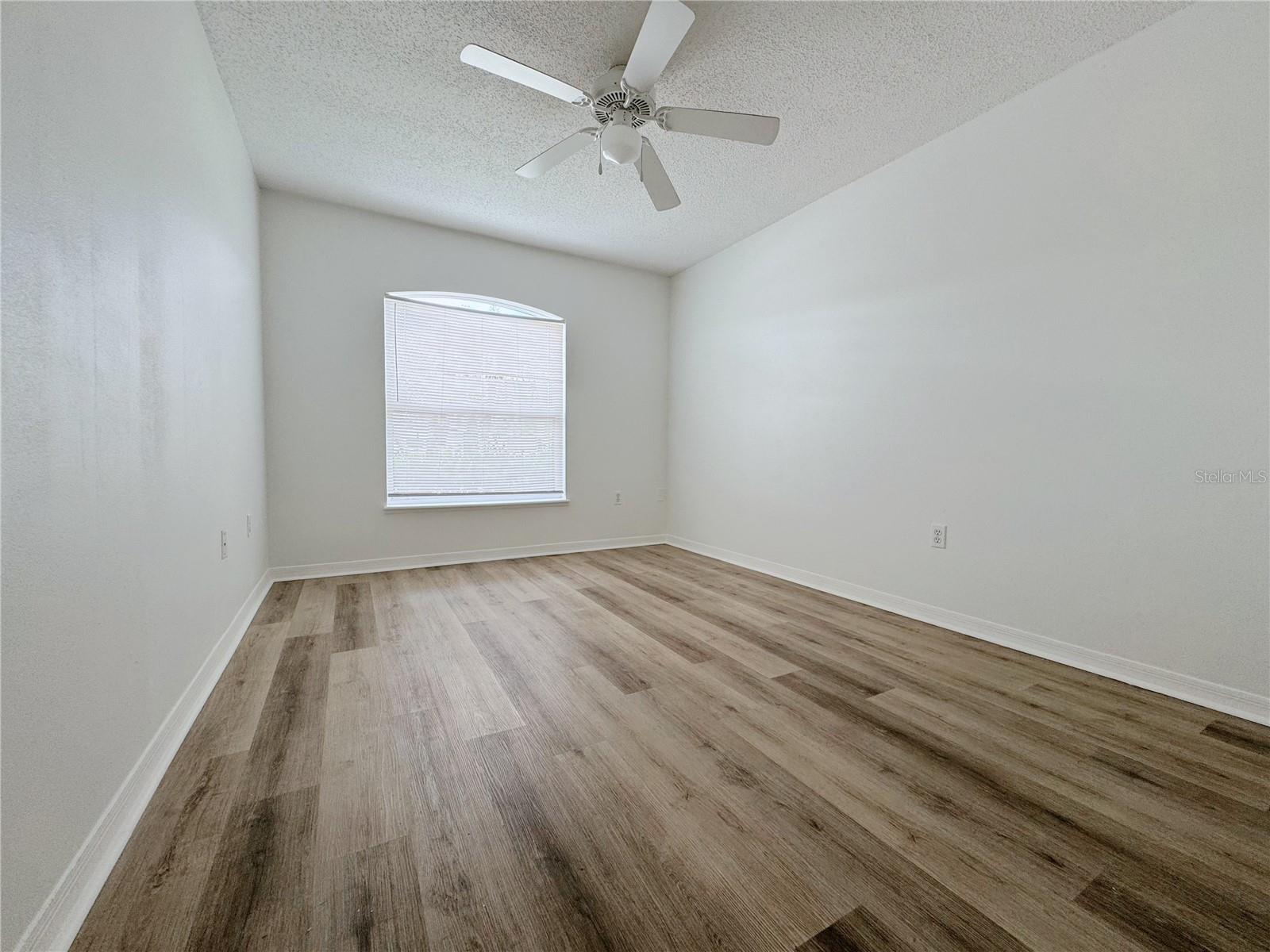 6867 Belmar Dr Property Photo 9