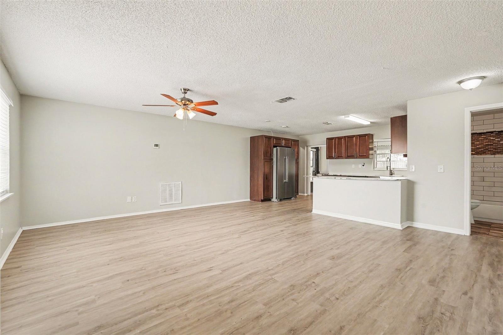 7021 Landover Blvd Property Photo 3