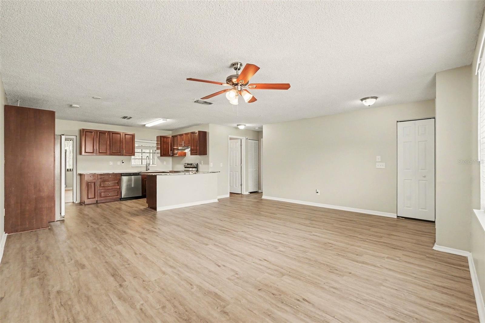 7021 Landover Blvd Property Photo 4