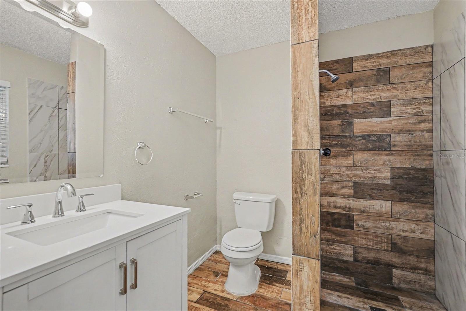 7021 Landover Blvd Property Photo 15