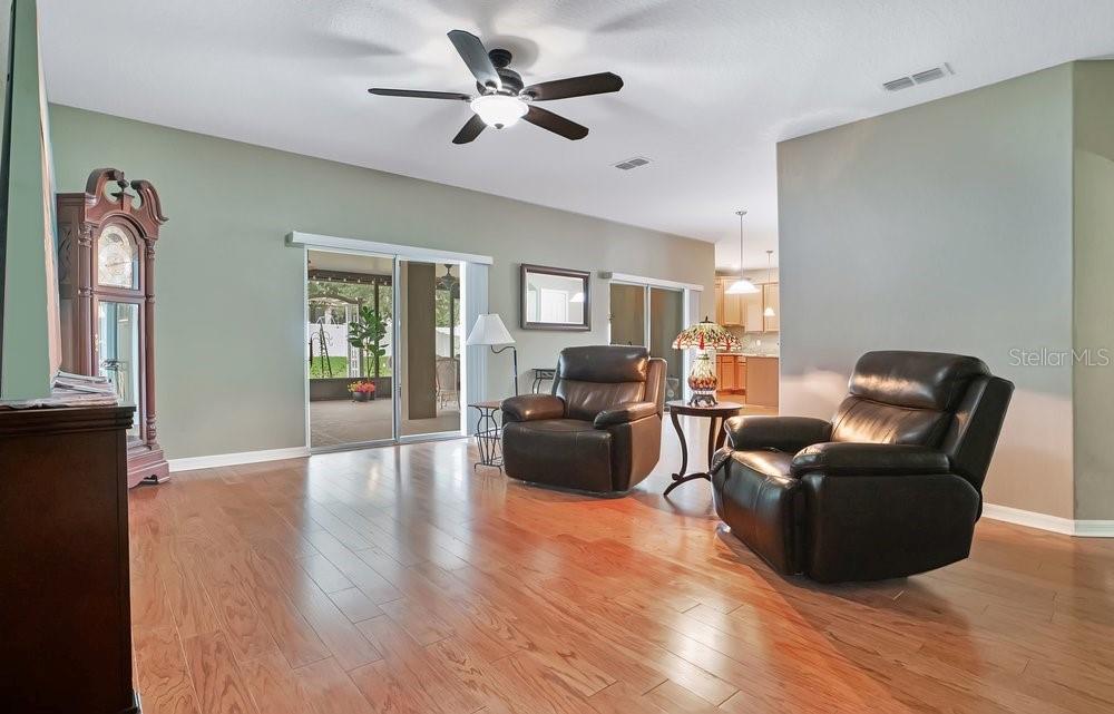 4847 Havilland Dr Property Photo 15