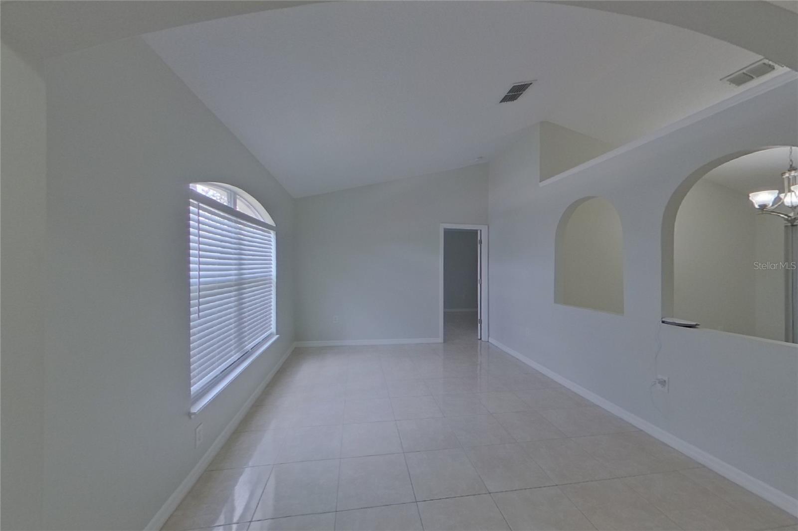 O6429712 Property Photo 5