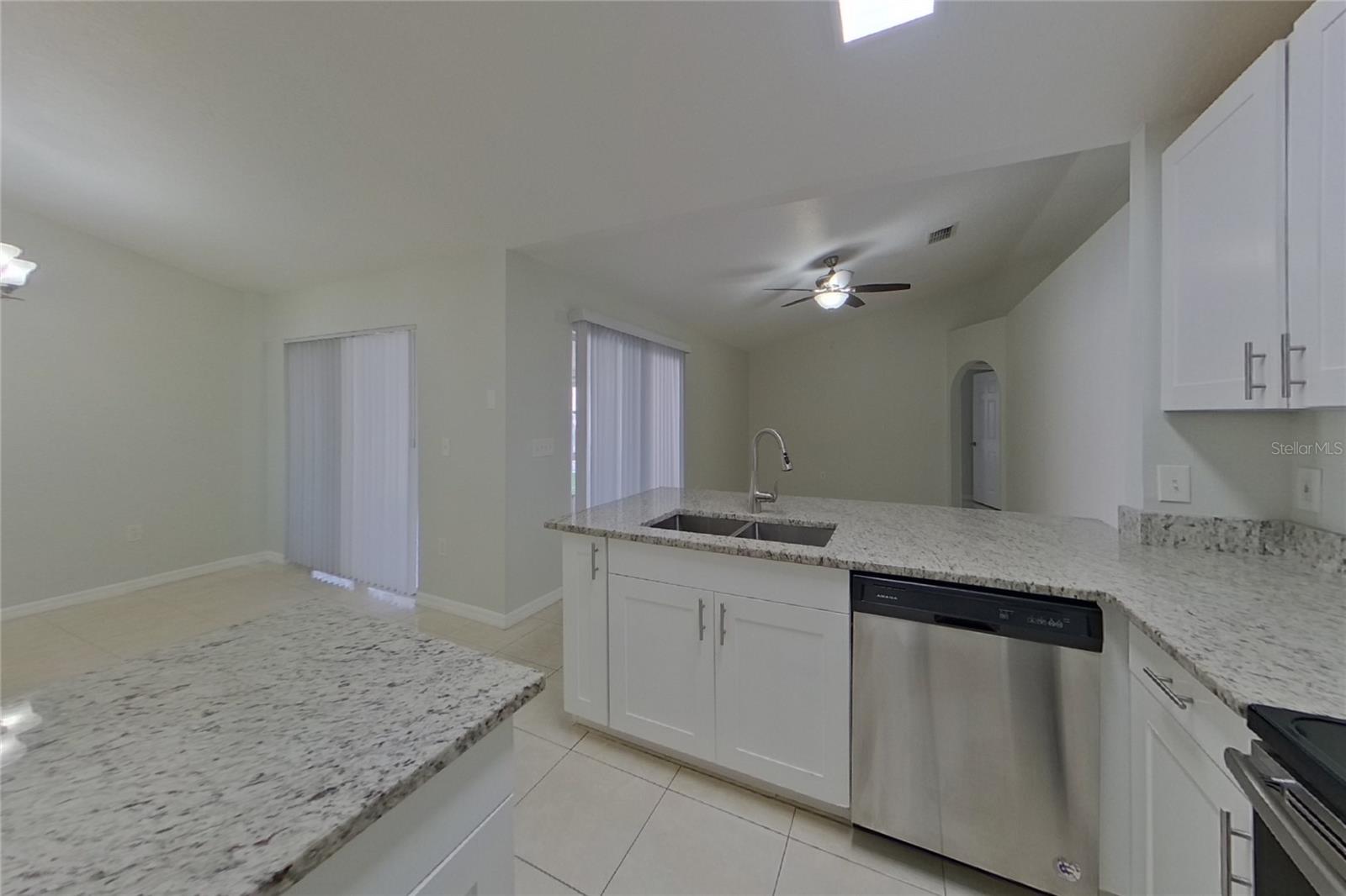 O6429712 Property Photo 6