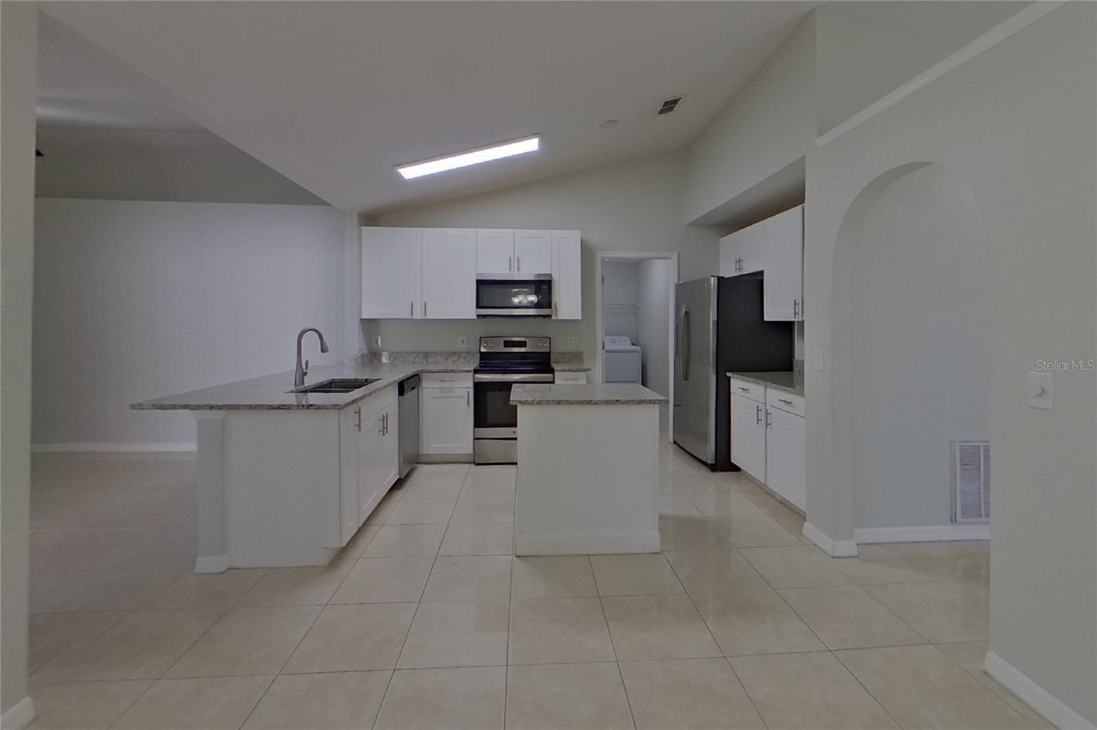 O6429712 Property Photo 7