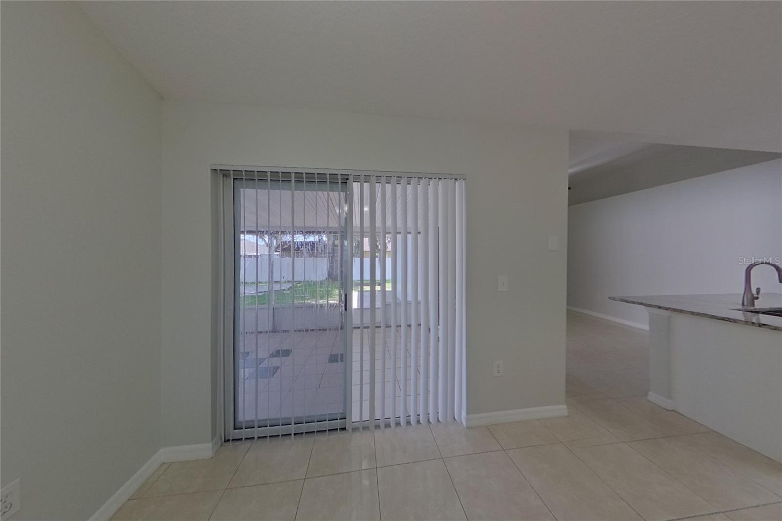 O6429712 Property Photo 8