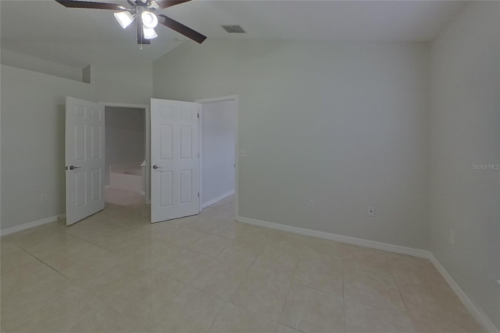 O6429712 Property Photo 10