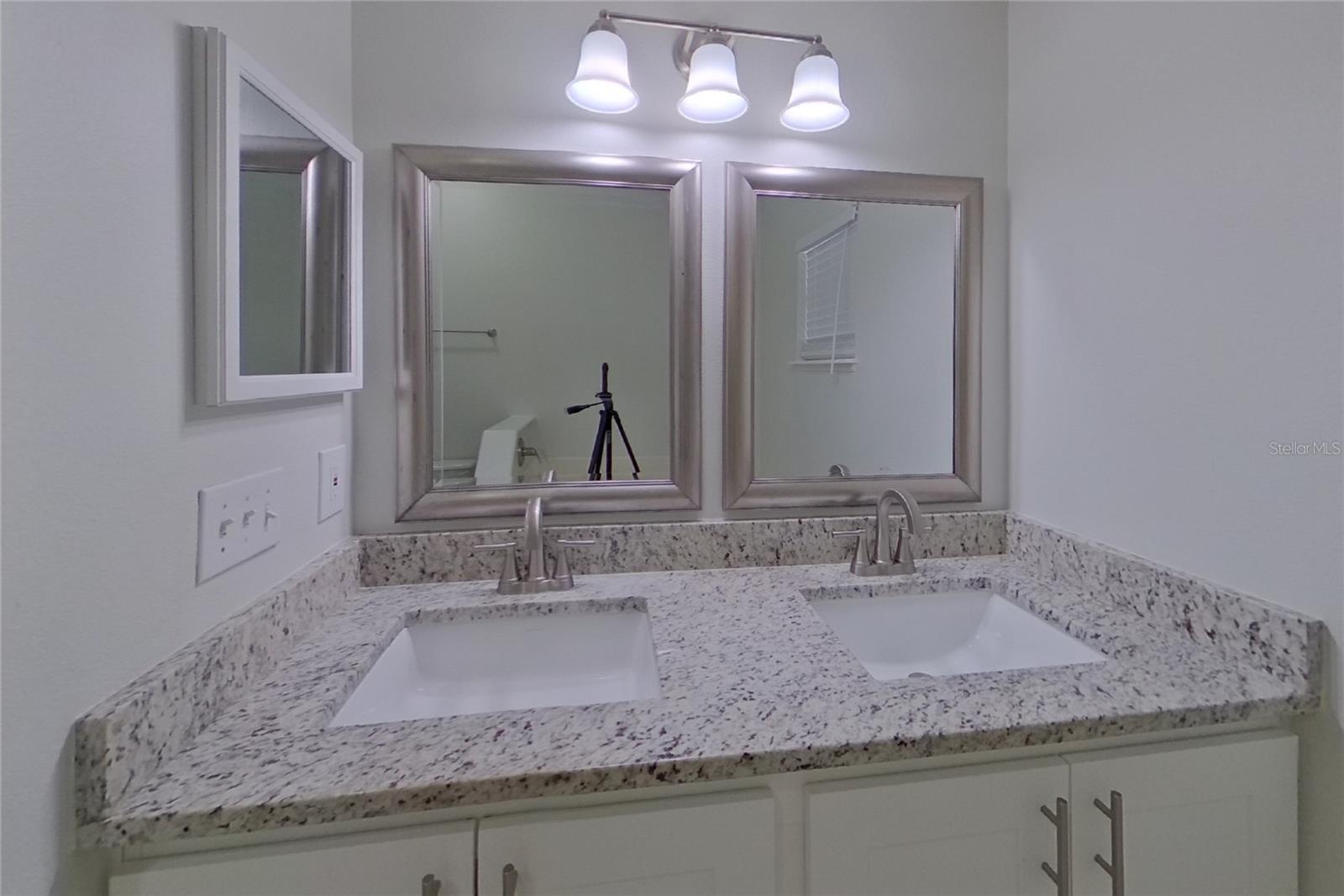 O6429712 Property Photo 11