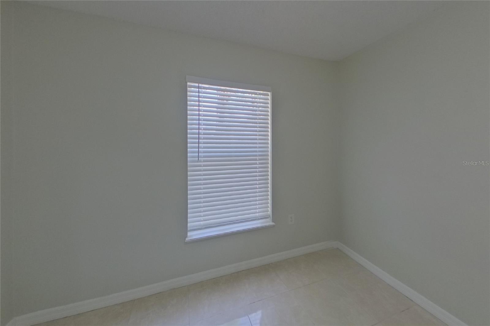 O6429712 Property Photo 14