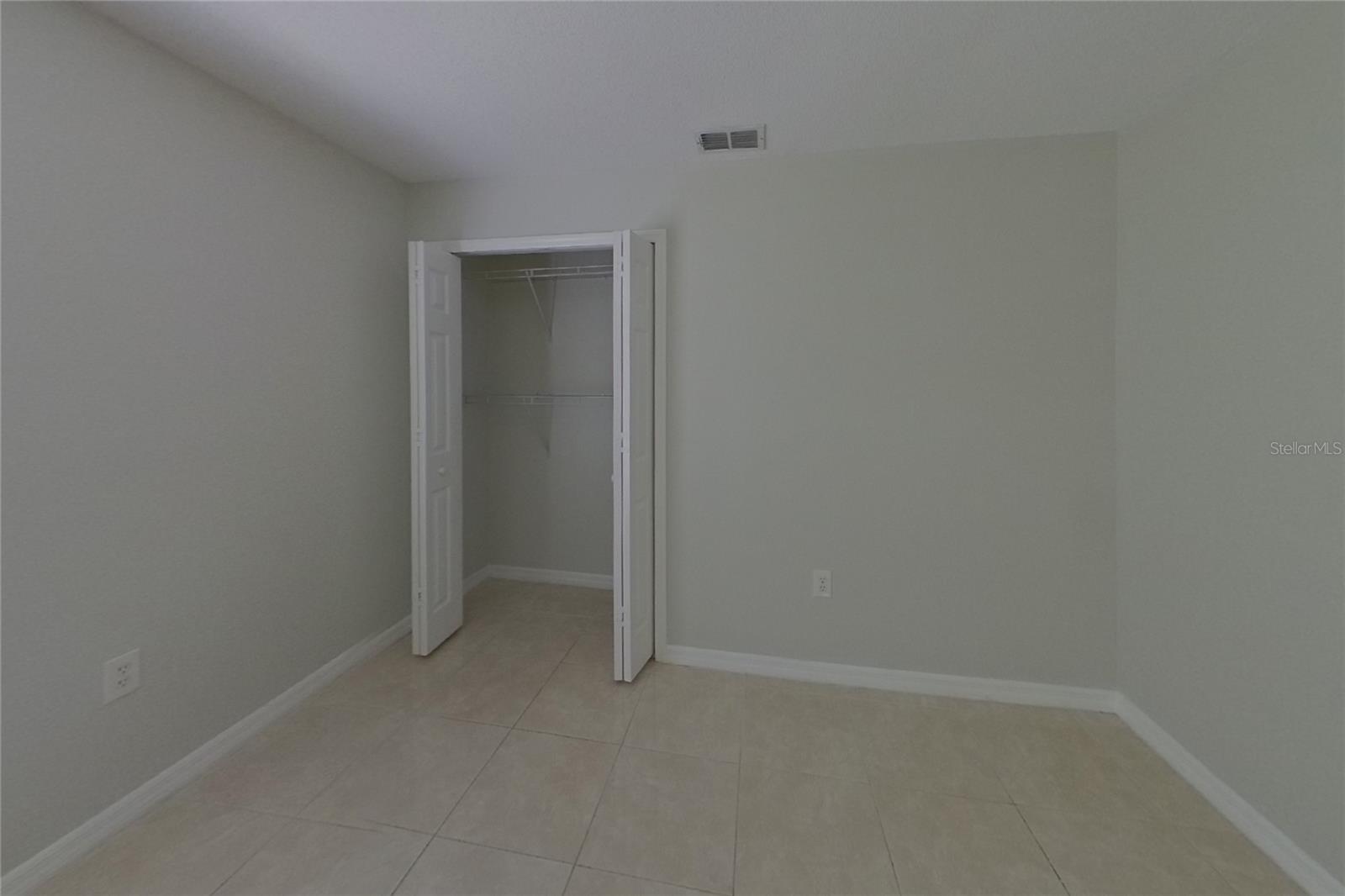 O6429712 Property Photo 16
