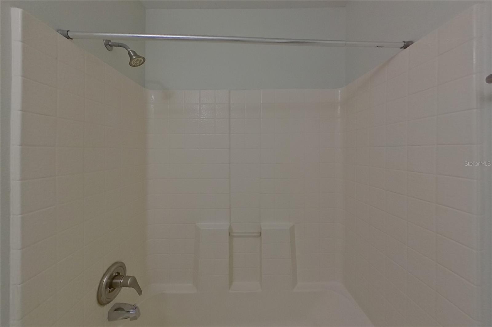 O6429712 Property Photo 18
