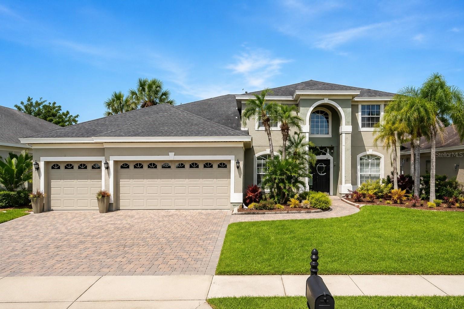 2927 Curving Oaks Way Property Photo 1
