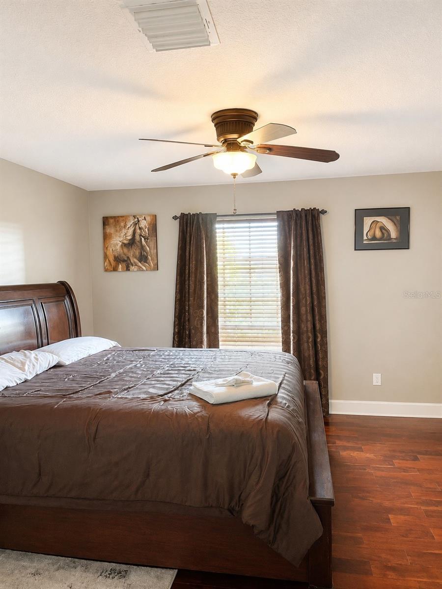 2927 Curving Oaks Way Property Photo 3
