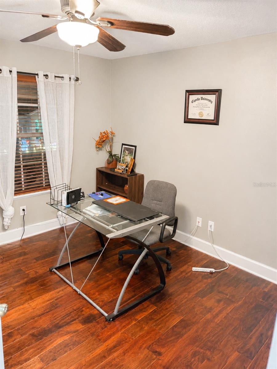 2927 Curving Oaks Way Property Photo 5