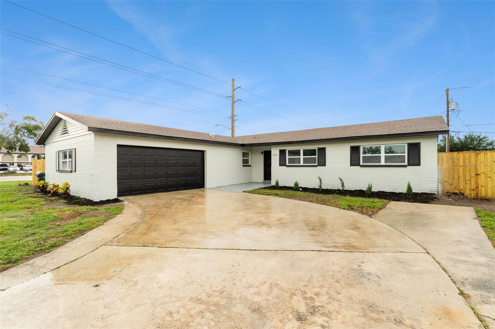 996 Sarazen Dr Property Photo 2