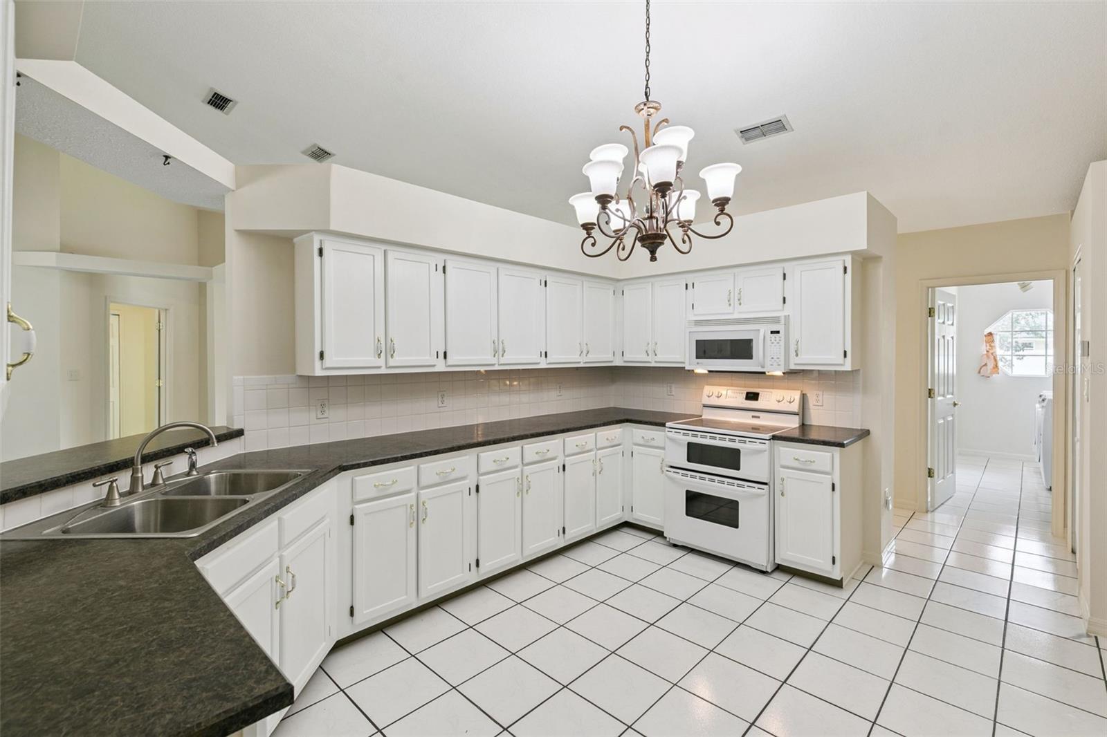 1748 Imperial Palm Dr Property Photo 10
