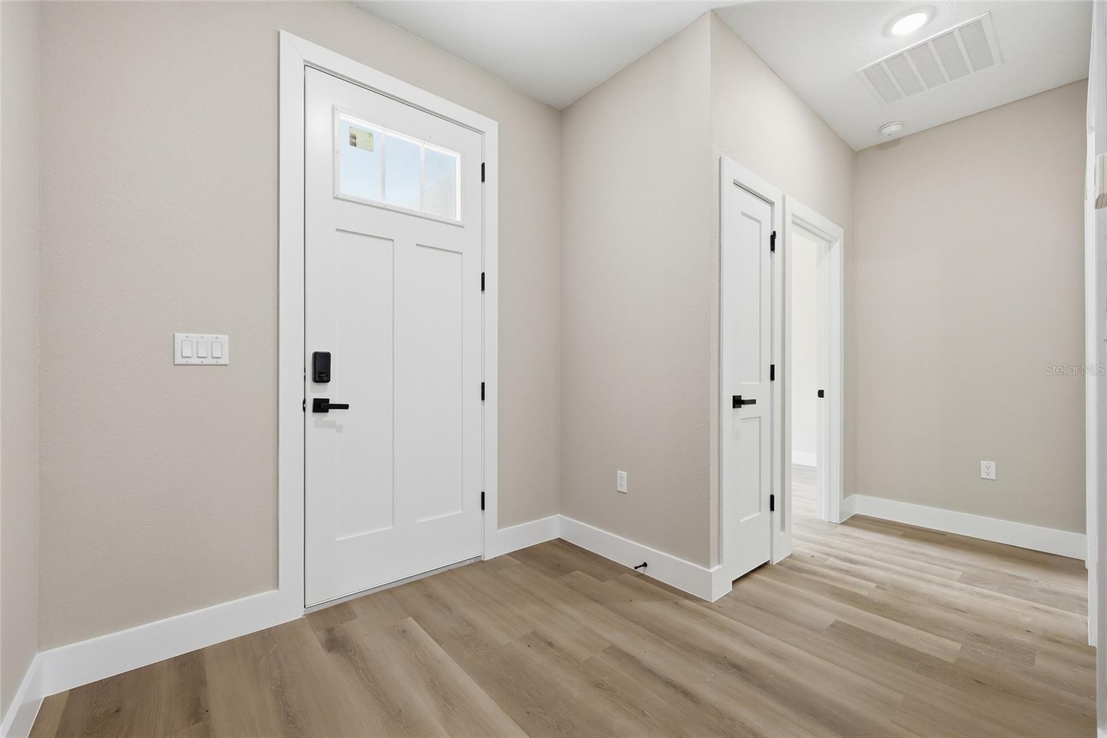 14316 27th Ct Property Photo 4