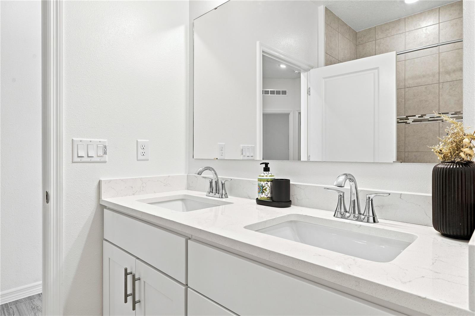3963 Sagefield Dr Property Photo 32