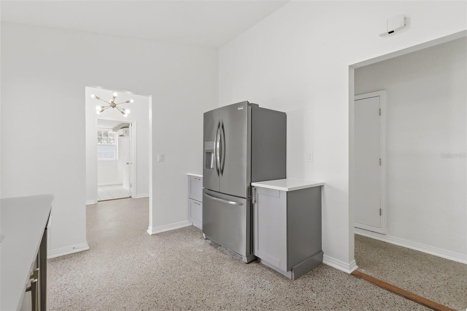 724 Braidwood Ln Property Photo 12
