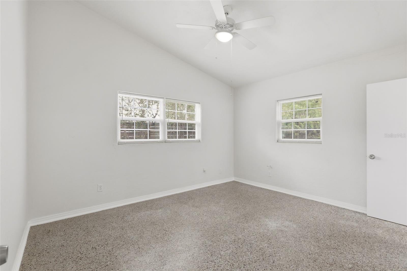 724 Braidwood Ln Property Photo 18