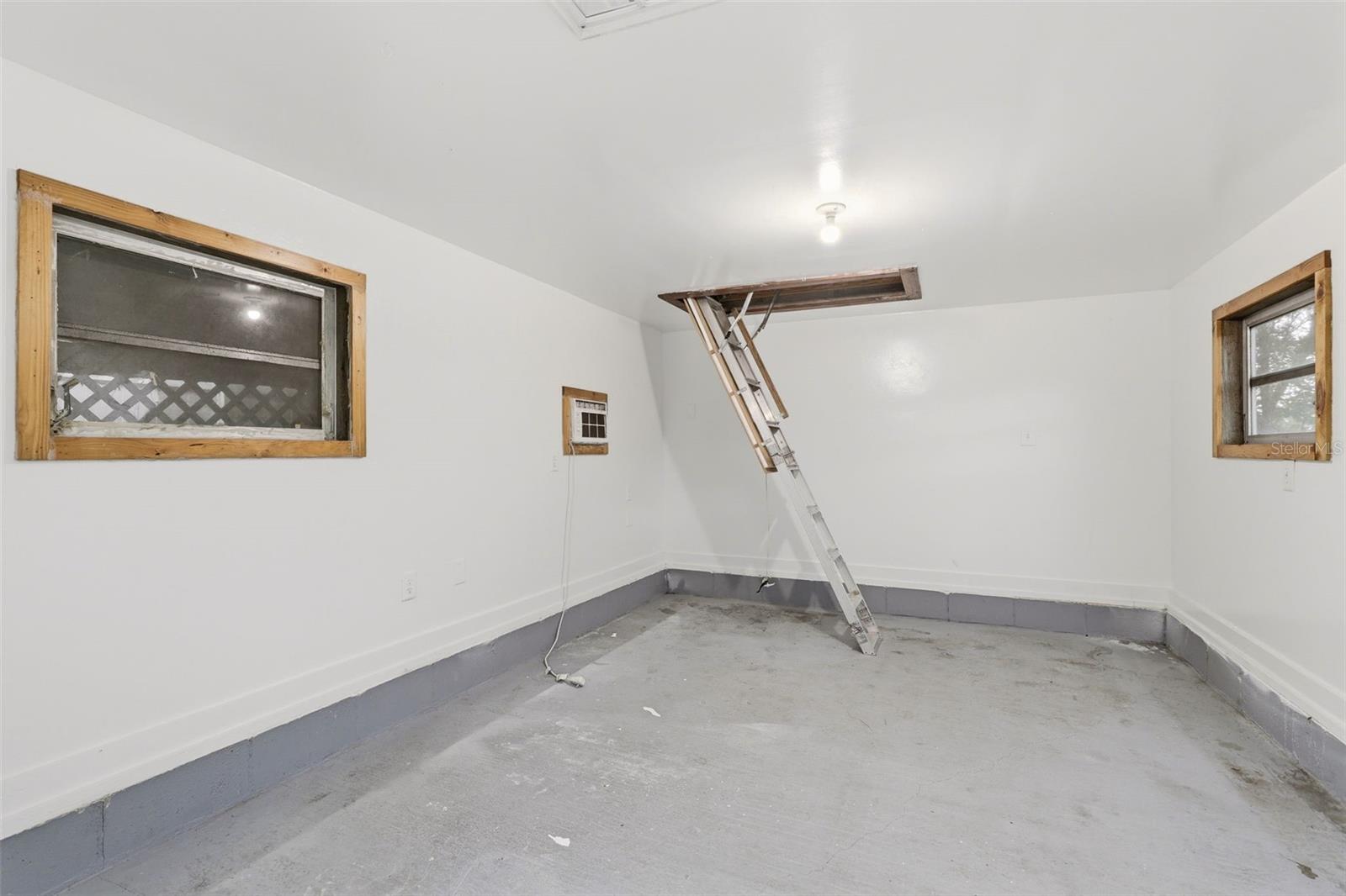 724 Braidwood Ln Property Photo 38
